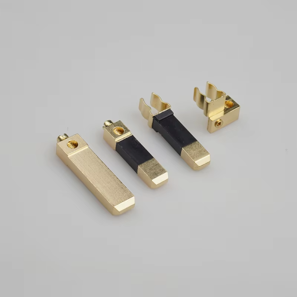 UK Brass Pins Plug Set – Half-Wrapped Rubber Insulation Protector, 4-Piece Brass Assembly Kit - 图片 6